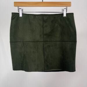 Bailey 44 Medium M Olive Green Faux Suede Mini Skirt Lined Seamed Details